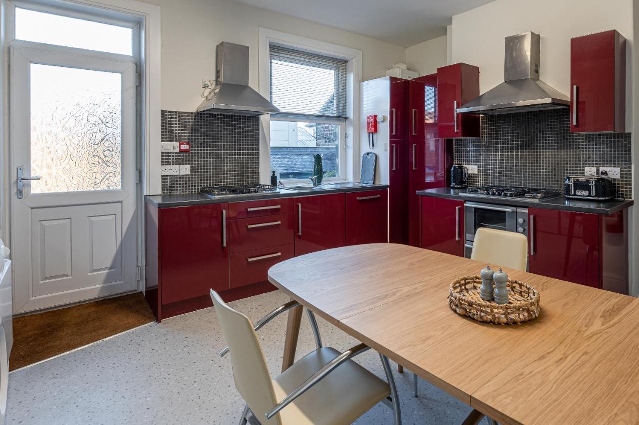Stunning 5 Bedroom 5 En-Suite Victorian House In הרוגייט מראה חיצוני תמונה
